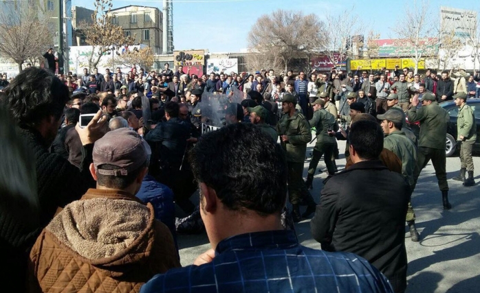 ABD, İran'daki Gösterilere Dört Koldan Destek Mesajı Yağdırdı