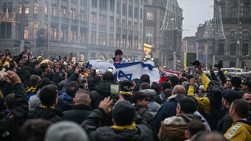 Amsterdam Tiyatrosu: İronik Ama Siyonistler Mağduriyeti Oynuyor