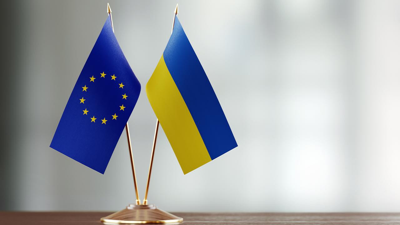 Batı Demokrasisinin Yeni "Zaferi": Ukrayna!