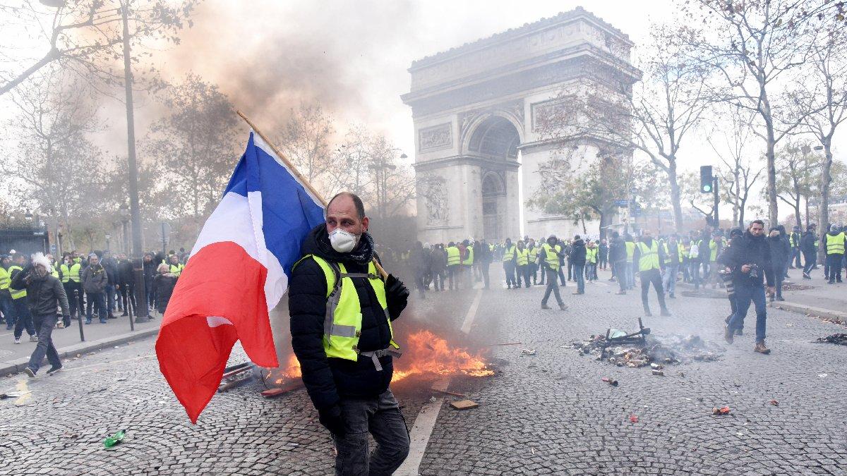Fransa, Dönülmez Bir Eşikte