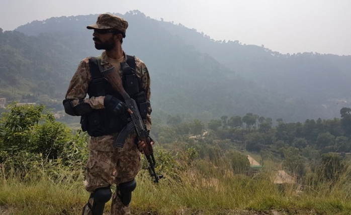 Hint Ordusu Keşmir'de Pakistan Ordusuna Saldırdı