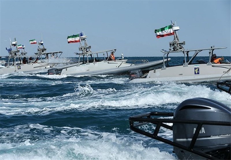 İran'dan Körfez'de Savunma Tatbikatı