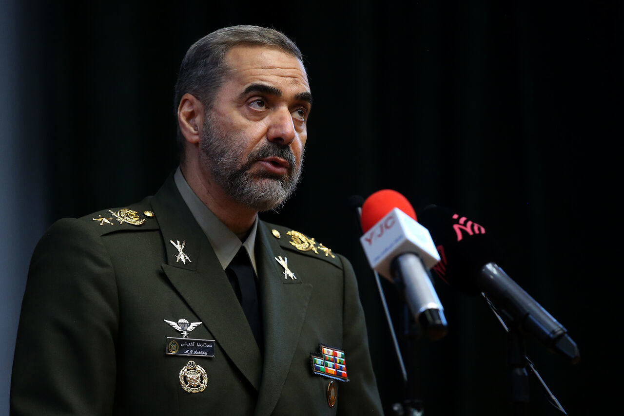 İran Savunma Bakanı: ABD'yi Umursamıyoruz