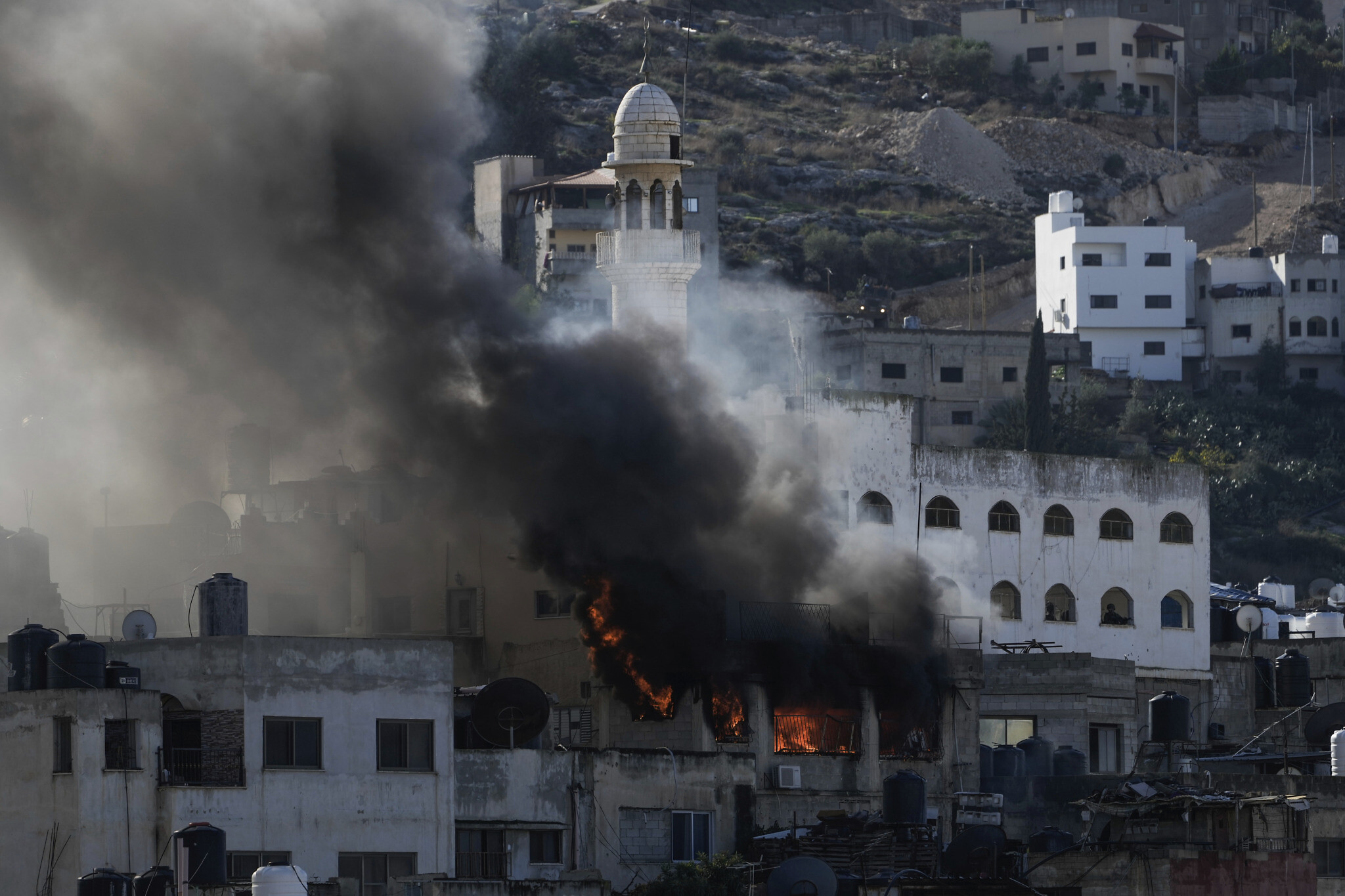 İsrail Batı Şeria'ya Saldırdı: 7 Şehit!