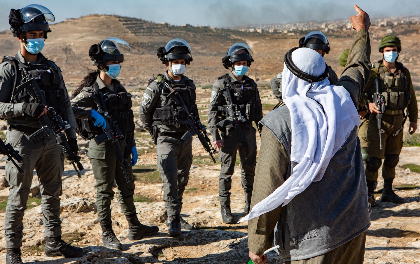 İsrail'den, Filistin Kasabasına Askeri Yığınak