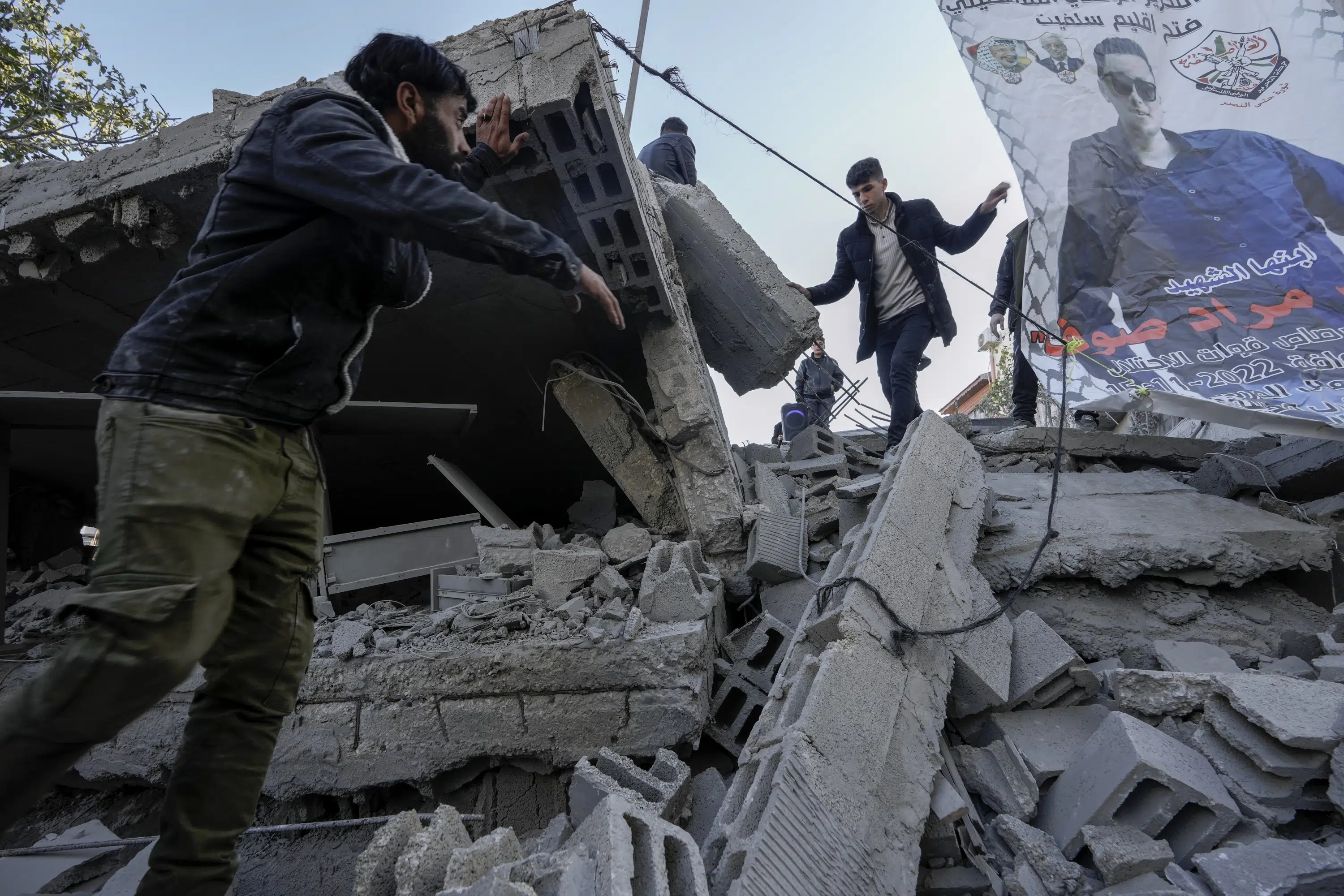 İsrail Saldırdı: Gazze'de Şehit Var!