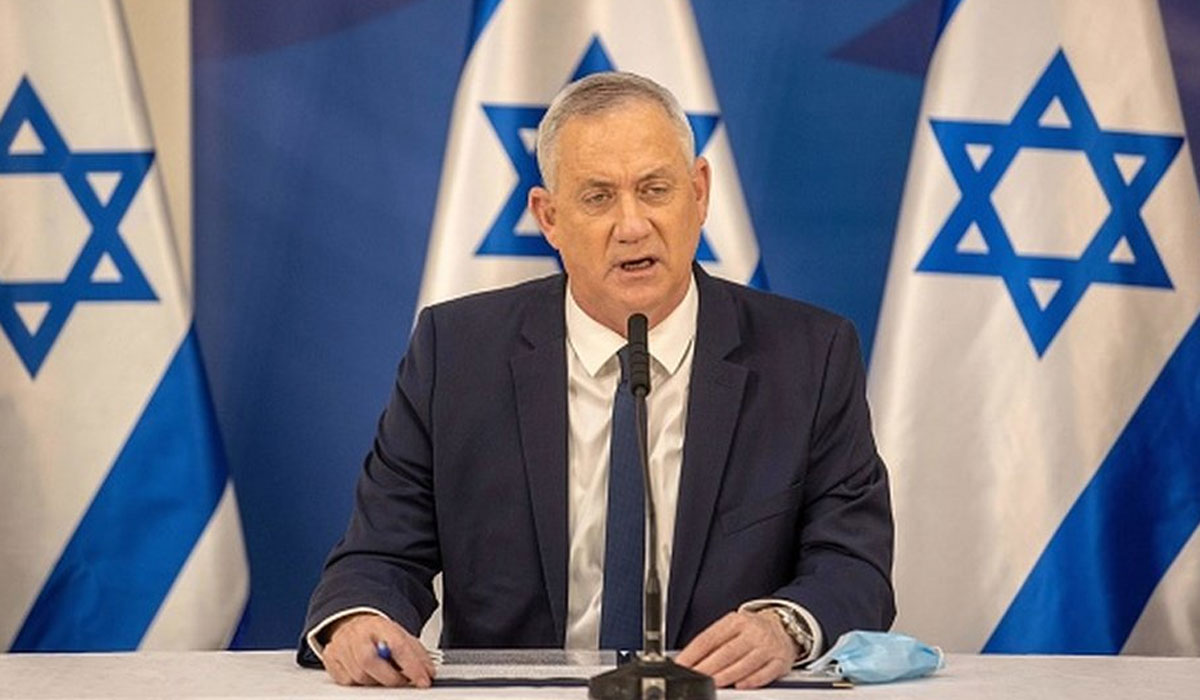 İsrail Savunma Bakanı'na Casusluk Şoku