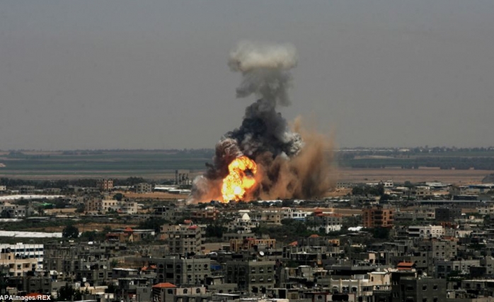 İsrail Yine Gazze'ye Saldırdı