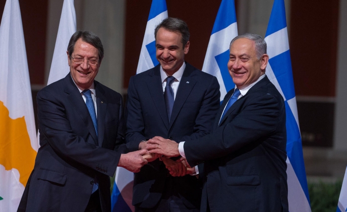 İsrail, Yunan ve Güney Kıbrıs Savunma Bakanları Biraraya Geldi