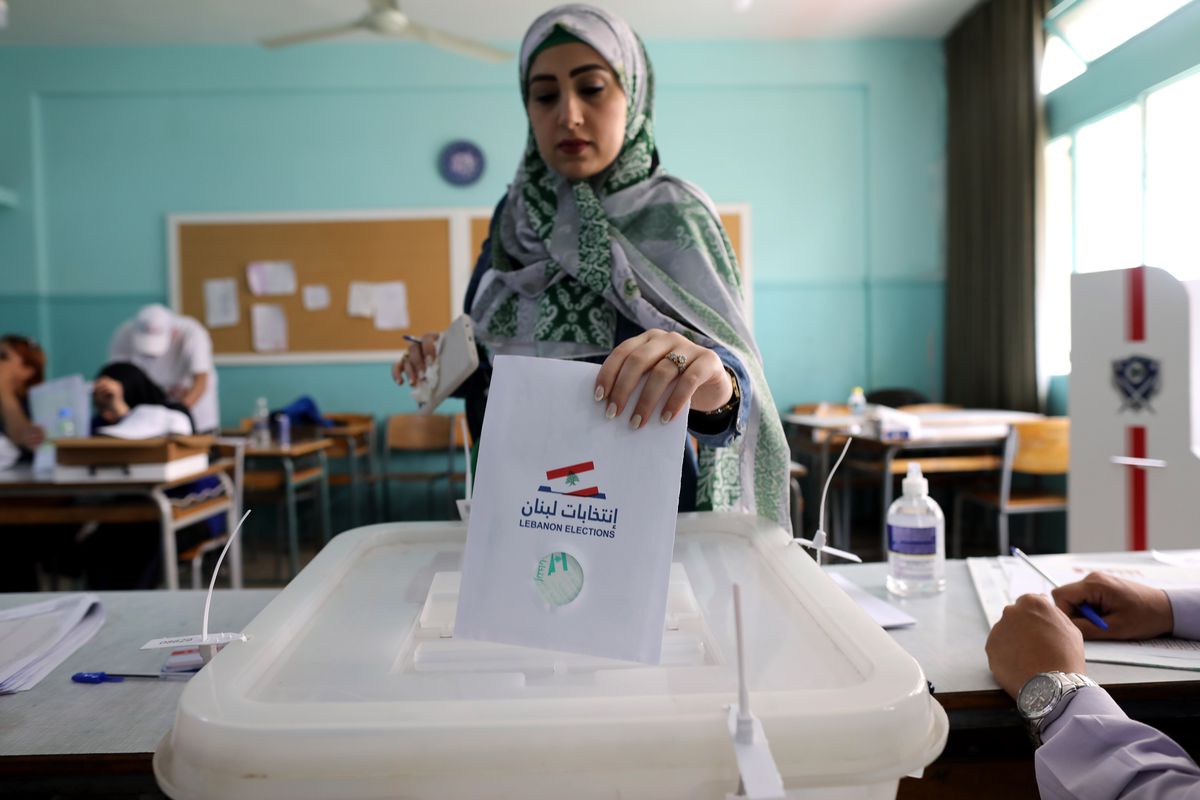 Lübnan'da Kritik Seçim: Halk Oyunu Kullandı
