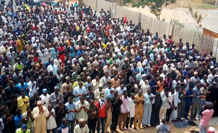 Nijerya'da Polis İslami Hareket'e Saldırdı