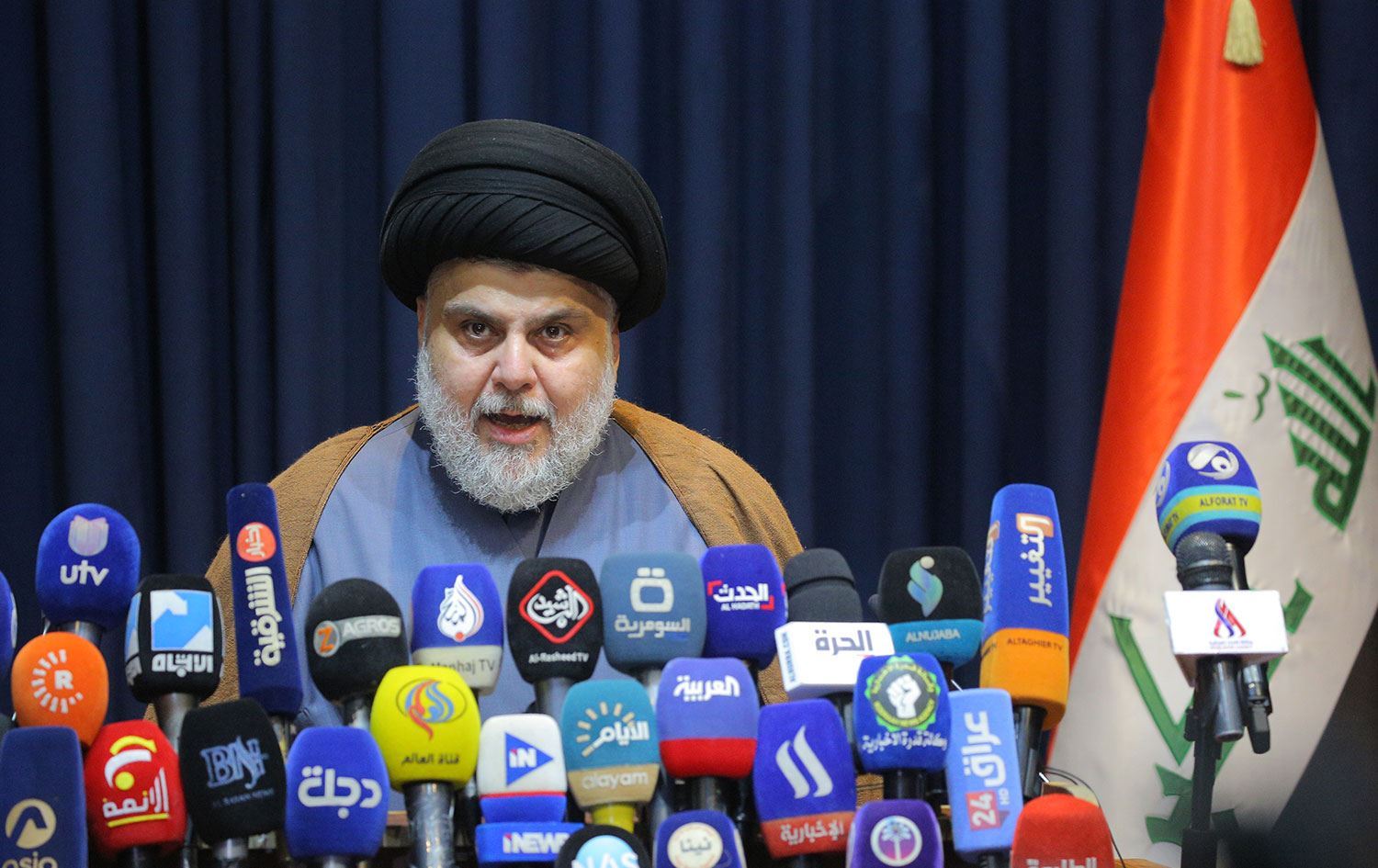 Sadr'a Bağlı 74 Vekil İstifa Etti