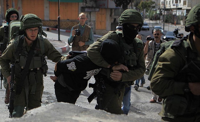 Siyonistler 40 Filistinliyi Tutukladı
