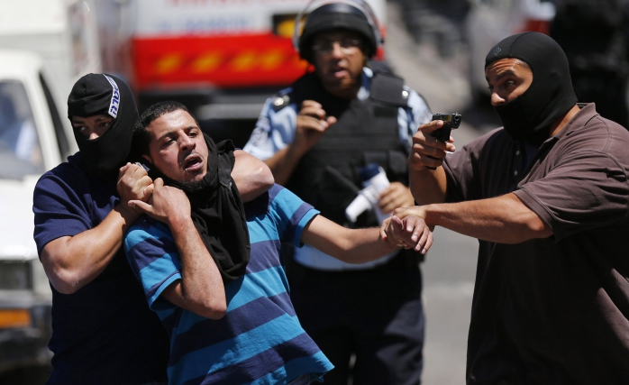 Siyonistler Kudüs ve Batı Şeria'da Gözaltılarını Sürdürüyor