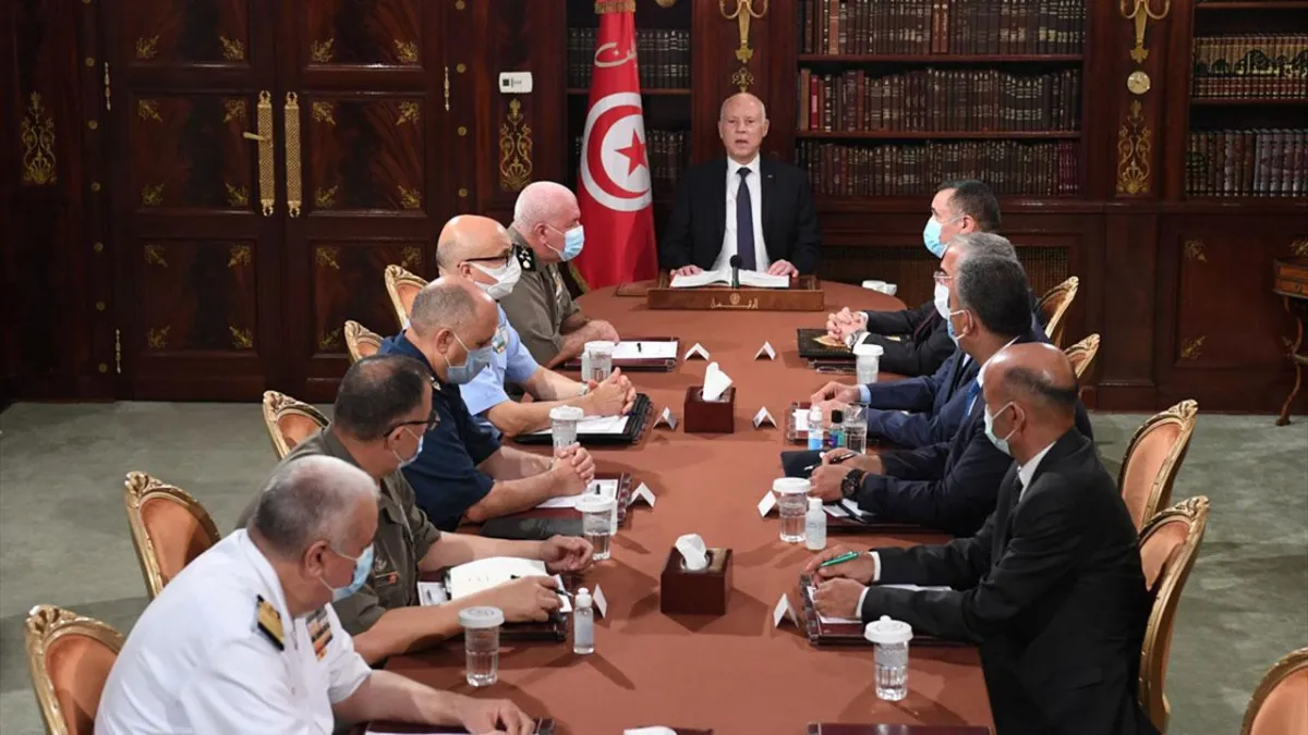 Tunus'ta Üç Partiye Soruşturma