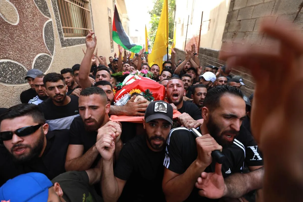 İsrail, İki Filistinli Genci Şehit Etti!