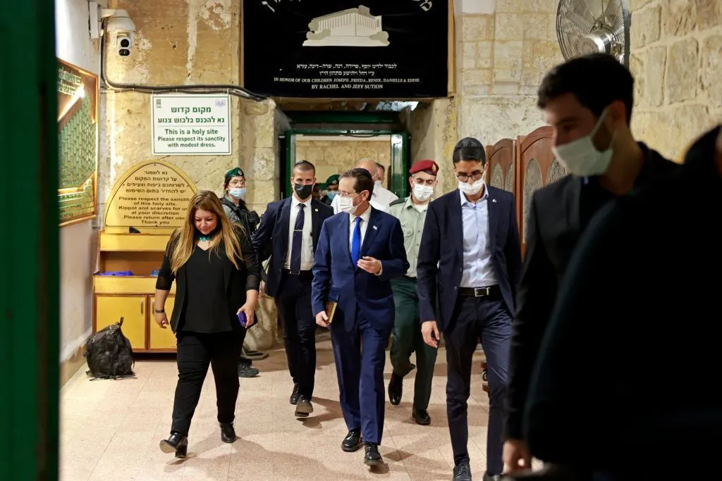 İbrahim Camii'ne İşgal Girişimi!