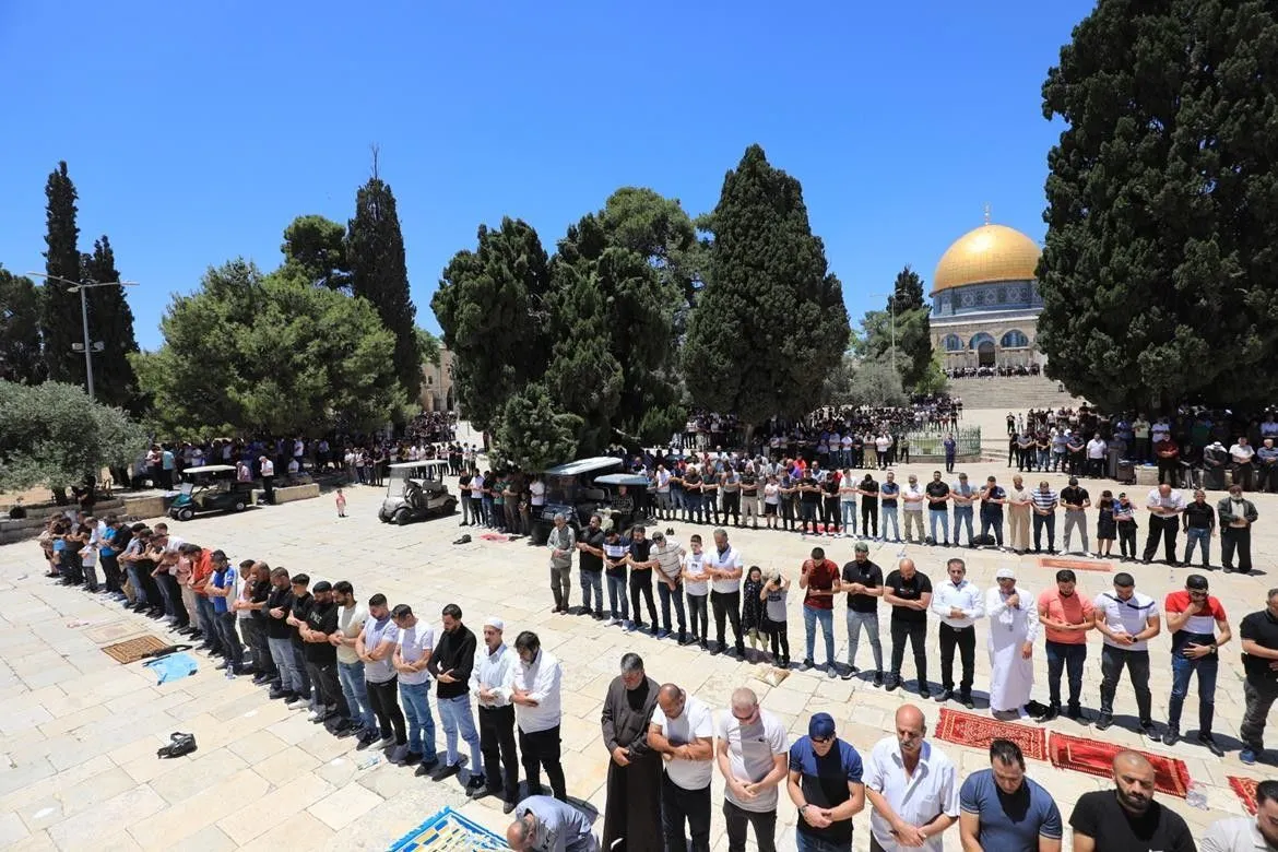 Kudüs'te 55 Bin Kişilik Namaz!