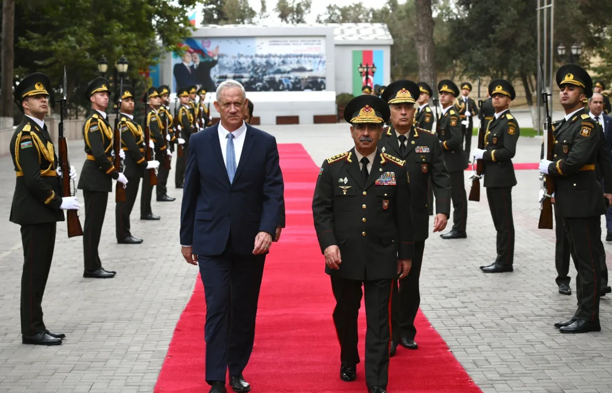 İsrail Savunma Bakanı Azerbaycan'da!