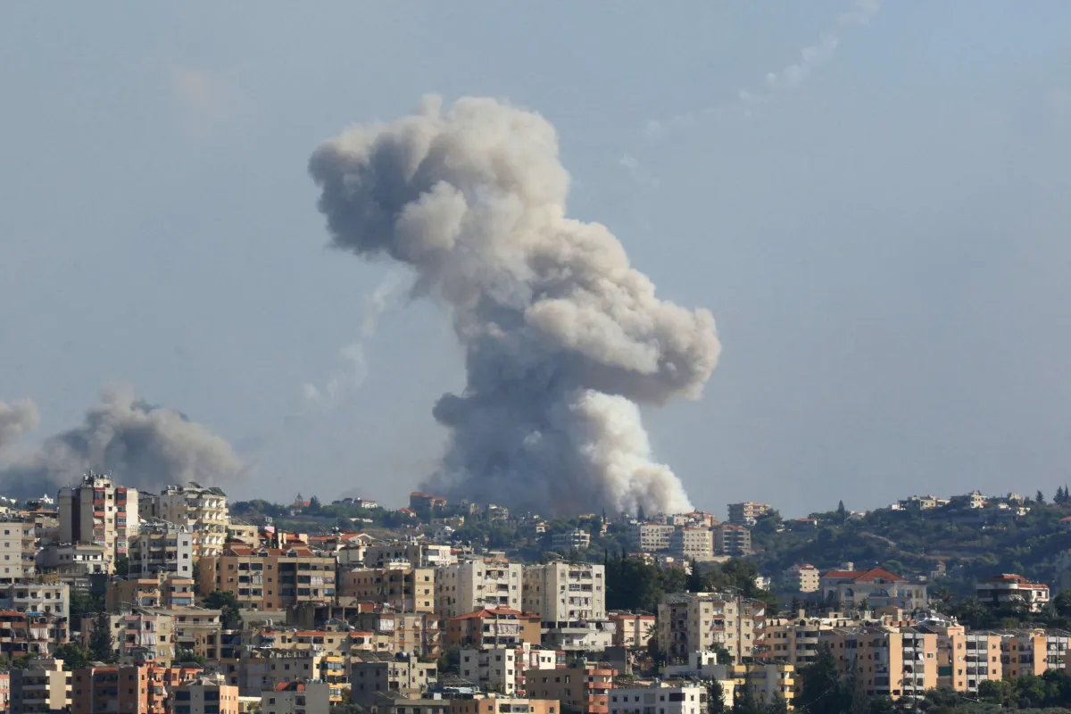 İsrail, Lübnan'ı Bombalıyor