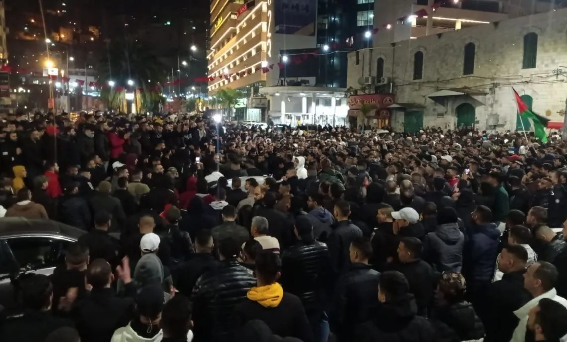 İsrail Saldırdı, Filistinliler Sokaklara Döküldü