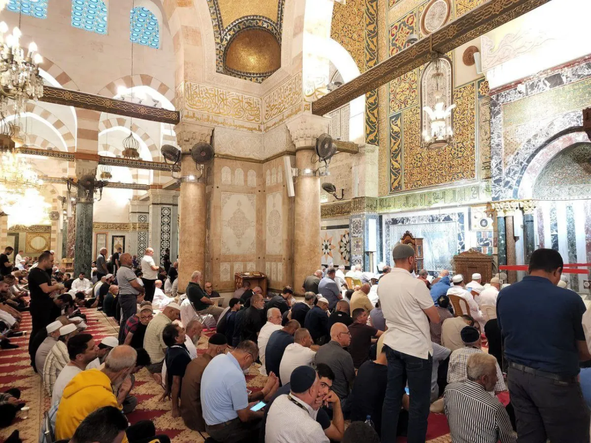 Mescid-i Aksa Sabah Namazında Doldu Taştı