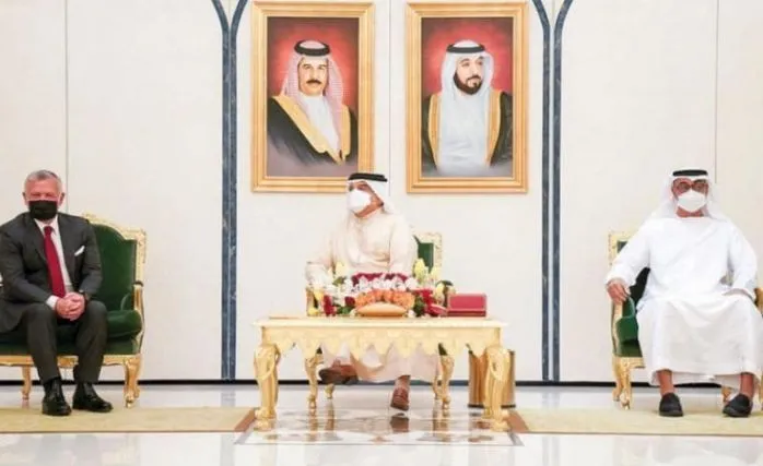 Abu Dabi'de Üçlü Zirve
