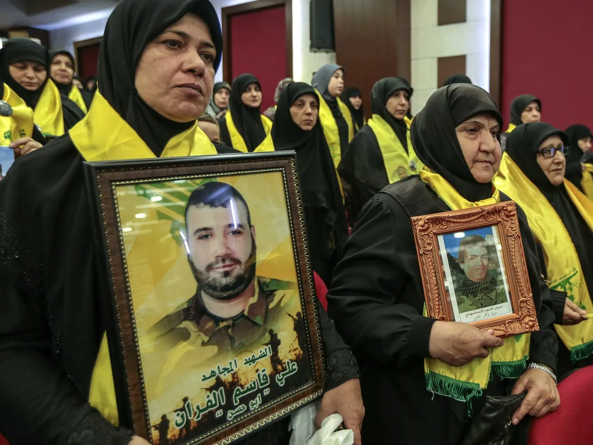 Hizbullah Şehitlerini Yad Ediyor