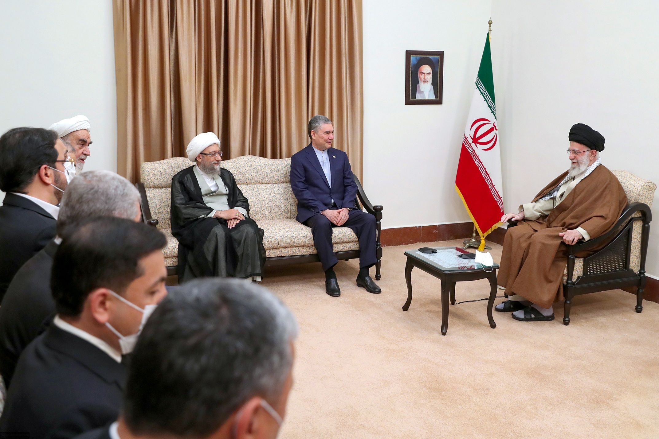 ayetullah-hamaney-turkmen-yetkiliyle-gorustu-11516.jpg