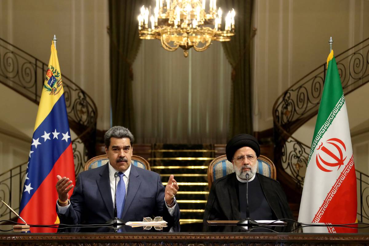 maduro-iran-da-konustu-direnecegiz-8905.jpg
