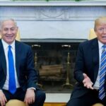 netanyahu-dan-trump-la-cekilmis-fotograf-kurnazligi.jpg